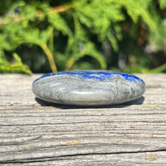 Lapis Lazuli Palm Stone - Picture 8 of 8